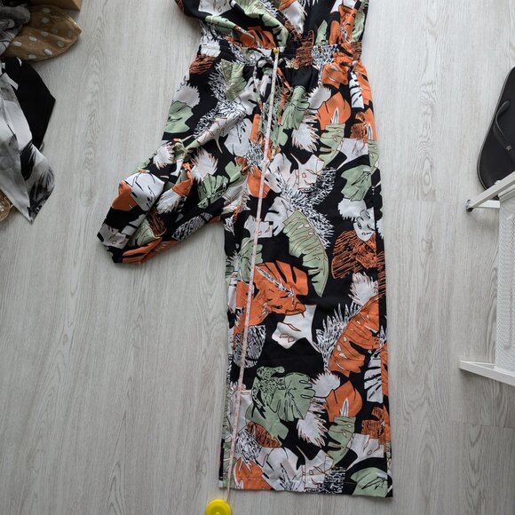 ZALORA Leaf Printed Maxi Jumpsuit - Picture 6 of 7